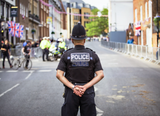 Police officer abused vehicle database to track down women drivers