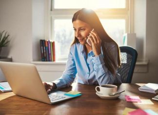 This phishing attack is using a call centre to trick people into installing malware on their Windows PC