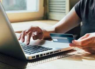 WooCommerce Multi Currency Bug Allows Shoppers to Change eCommerce Pricing