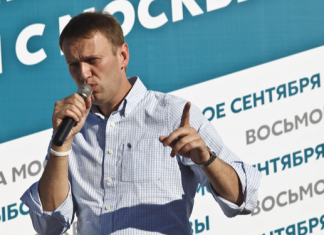 Scammers pose as Alexei Navalny to extort money